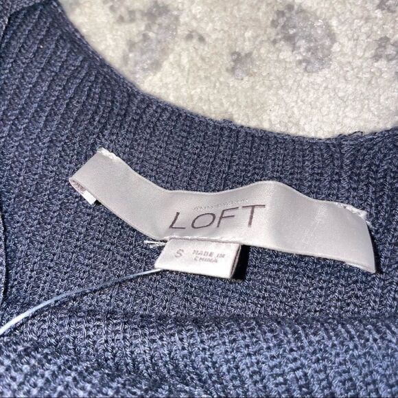 ANN Taylor Loft Bar Bell Sleeve Sweater Nwt - Picture 7 of 11